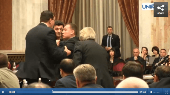 Imbranceli in Parlamentul de la Chisinau, Foto: Captura Unimedia.md