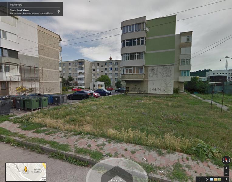 Locul dintre blocuri unde ar urma sa fie ridicata biserica, in Piatra-Neamt, Foto: Google Street View