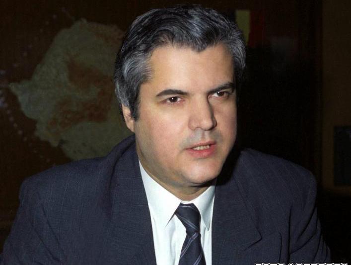 Adrian Nastase ca Ministru de externe, in 1990, Foto: Agerpres