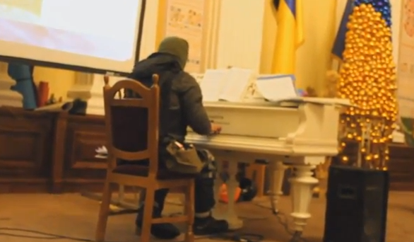 Pianistul-extremist de la Kiev, Foto: Captura Youtube.com