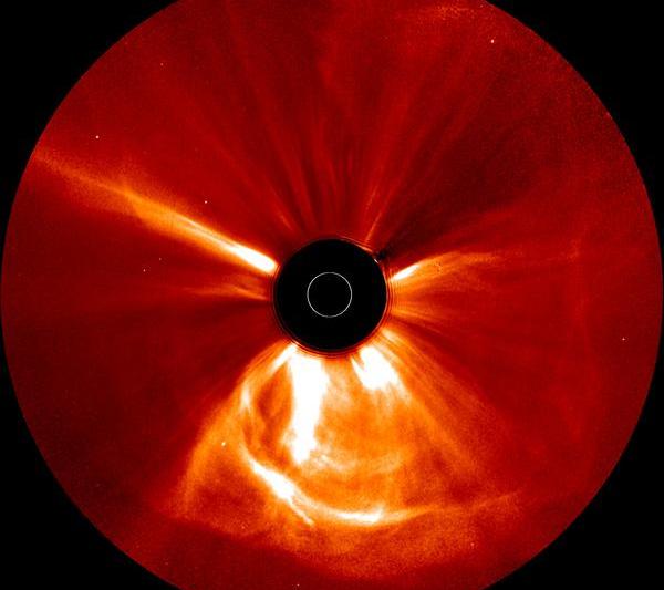 23 iulie 2012: O ejectie coronala de masa, cu o viteza de circa 2.900 km/s, Foto: NASA/STEREO