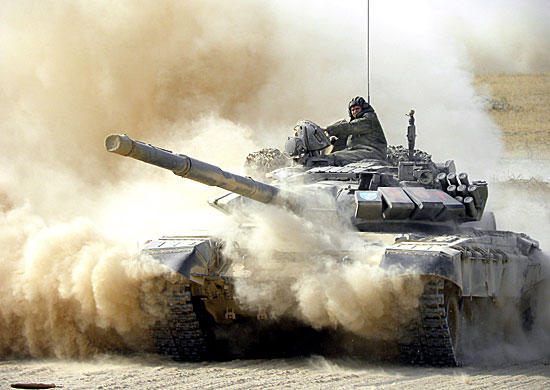 Tanc T-72 MBT, din dotarea armatei ruse, in timpul unui exercitiu militar, Foto: mil.ru