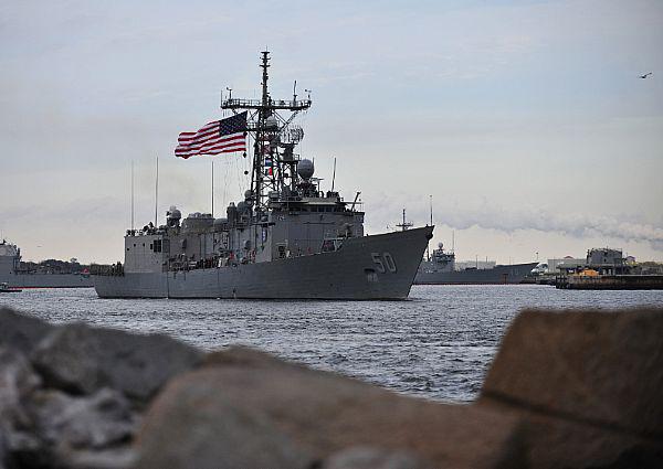 USS Taylor a trecut recent prin Bosfor, Foto: Navy.mil