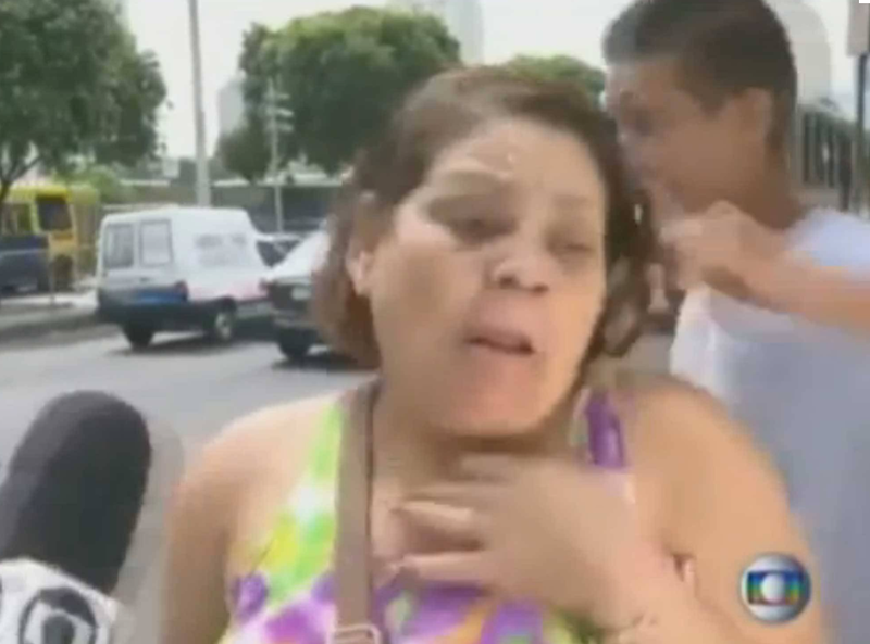 Femeie jefuita in timpul unui interviu, Foto: captura ecran