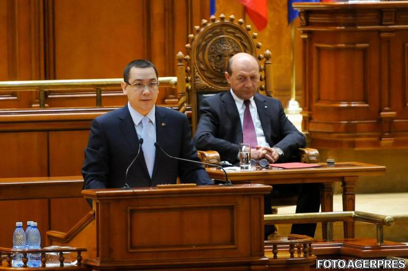 Victor Ponta si Traian Basescu, la sedinta solemna din Parlament, Foto: Agerpres