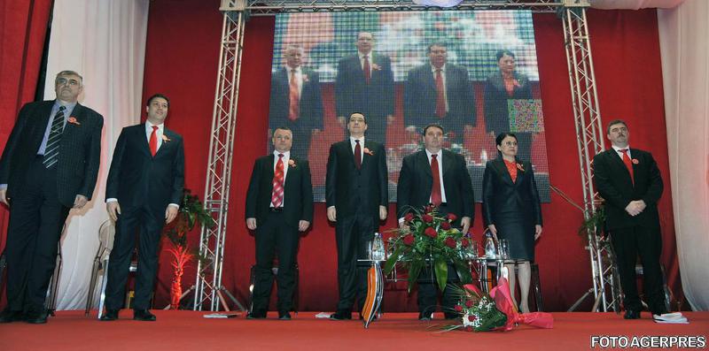 Victor Ponta alaturi de Adrian Duicu in Mehedinti, Foto: AGERPRES