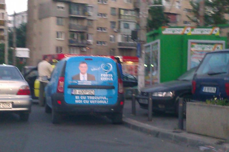 Masina in campanie electorala, Foto: Hotnews