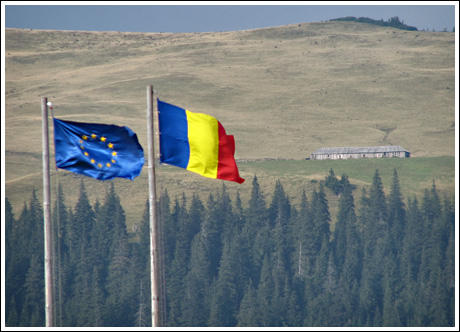 Steagul Romaniei si al UE, Foto: Parlamentul European