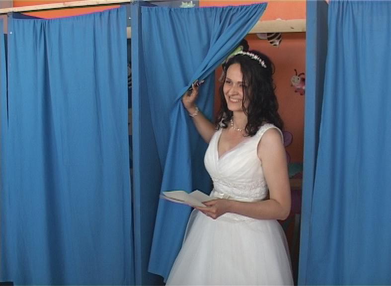 Mireasa la vot, Foto: presadegalati.ro