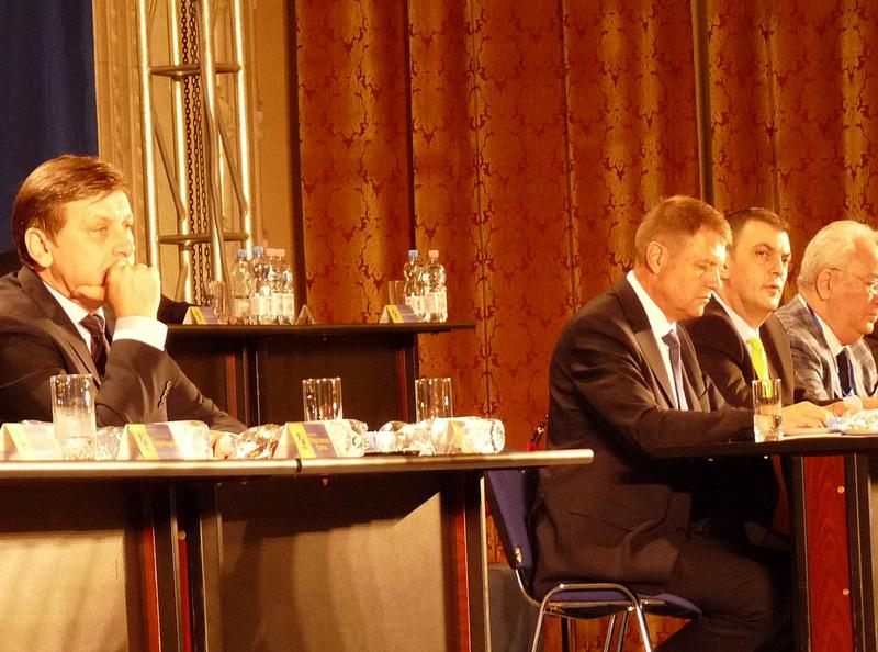 Crin Antonescu si Klaus Iohannis la Congresul PNL, Foto: Hotnews