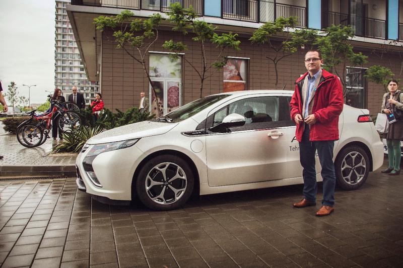 Opel Ampera si Attila Korodi, Foto: Opel