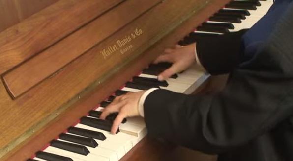 Copil la pian, Foto: Captura YouTube