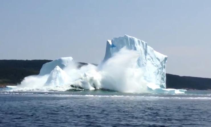 Un ghetar se prabuseste in Canada, Foto: Captura YouTube