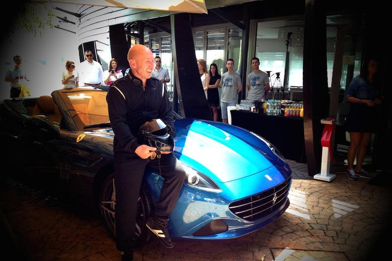 Perry McCarthy The Stig alaturi de Ferrari California T, Foto: 0-100.ro