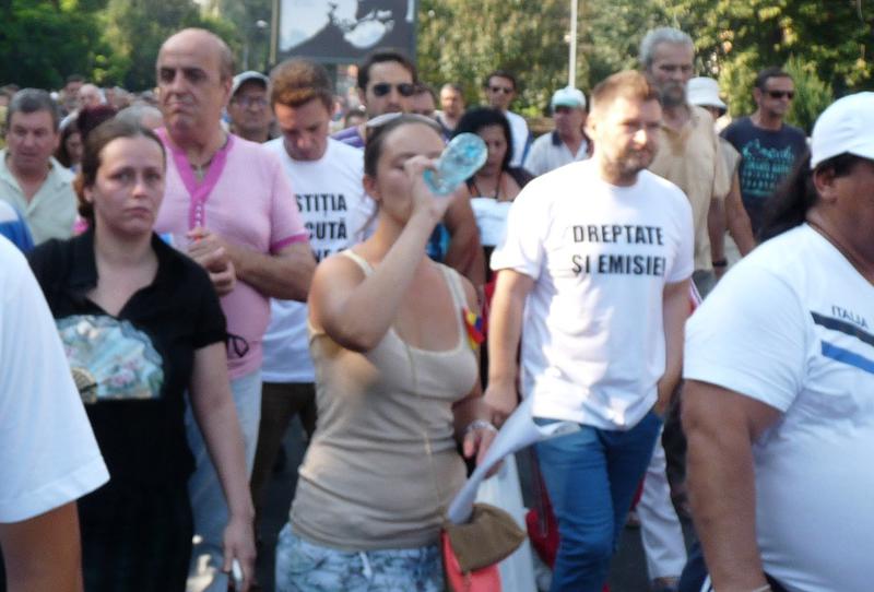 Mircea Badea in mijlocul manifestantilor, Foto: Hotnews