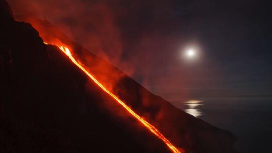 Lava pe vulcanul Stromboli, Foto: Captura The Telegraph