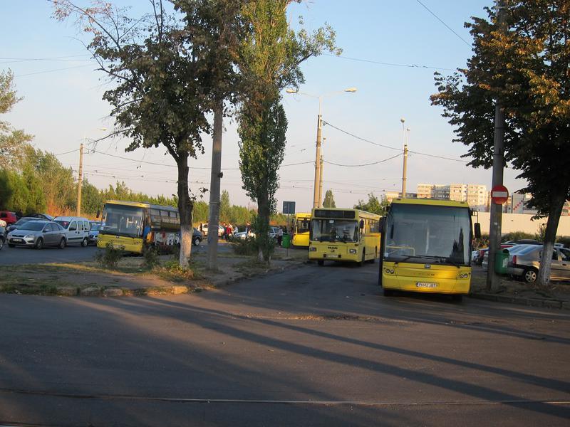 Autobuze la Gara de Vest din Ploiesti, Foto: Hotnews