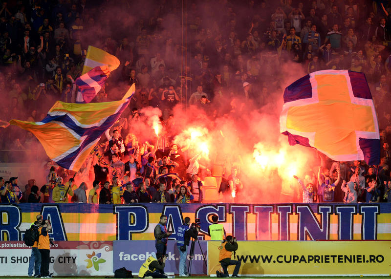 Atmosfera superba realizata de suporterii Petrolului, Foto: fcpetrolul.ro