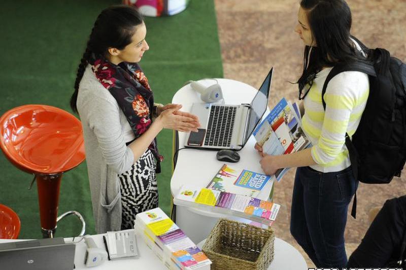 Tineri la un targ international de universitati, Foto: Agerpres