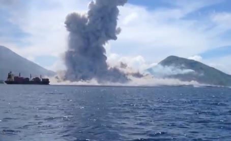 Eruptia vulcanului Tavurvur, Foto: Captura Youtube.com