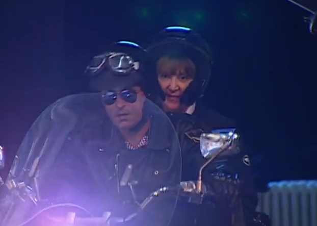 Monica Macovei, in emisiune pe motocicleta, Foto: Captura video