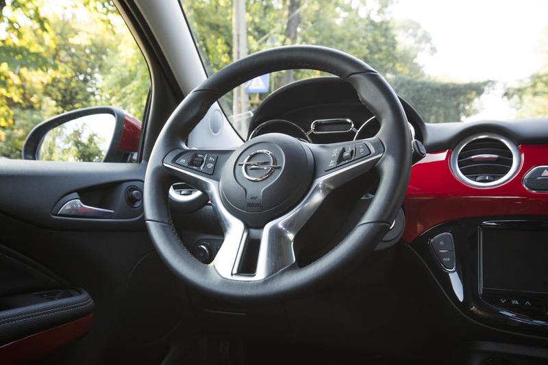 Volan Opel ADAM, Foto: 0-100.ro