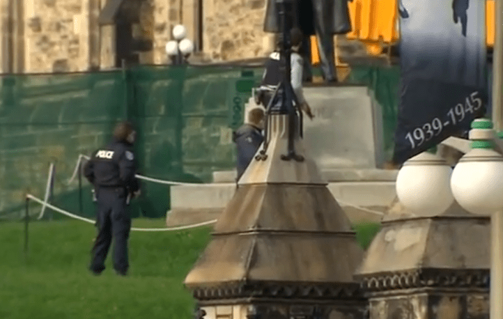 Focuri de arma trase in interiorul Parlamentul canadian, Foto: Captura Youtube.com