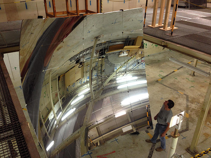 Prototipul de oglinda sferica pentru Observatorul Auger, gazduit de KIT, Foto: Ralph Engle / KIT