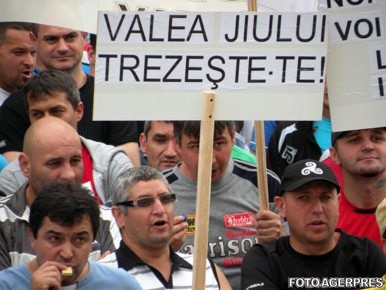 Cu un picior in faliment, CE Hunedoara trebuie sa scoata 450.000 lei pentru ISPE, Foto: AGERPRES