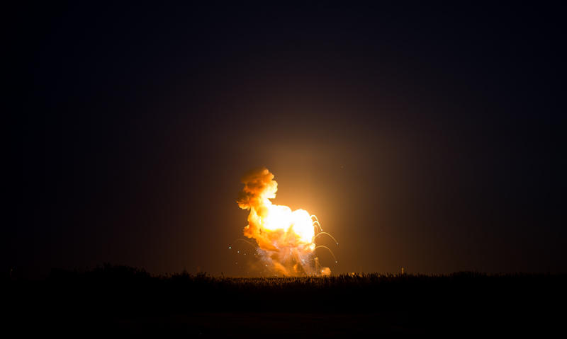 Explozia rachetei Antares, Foto: NASA/Joel Kowsky