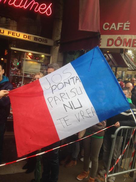 Banner anti-Ponta la Paris, Foto: Hotnews