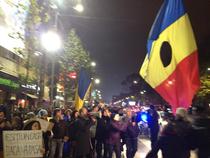 Manifestantii se indreapta spre Guvern