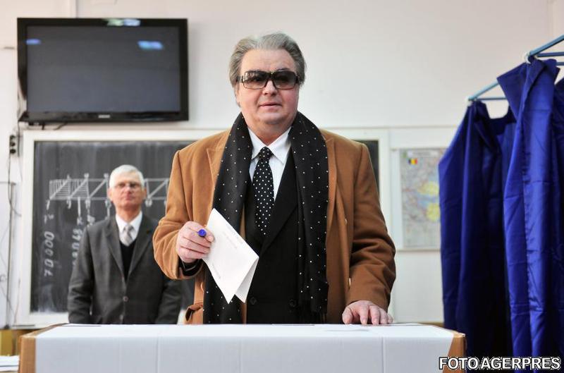 Corneliu Vadim Tudor la vot, Foto: Agerpres