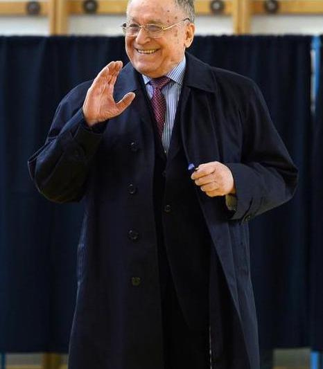 Ion Iliescu in sectia de votare la alegerile prezidentiale 2014 primul tur, Foto: Agerpres