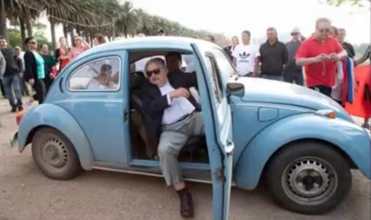 Jose Mujica si Beetle-ul sau, Foto: Captura YouTube