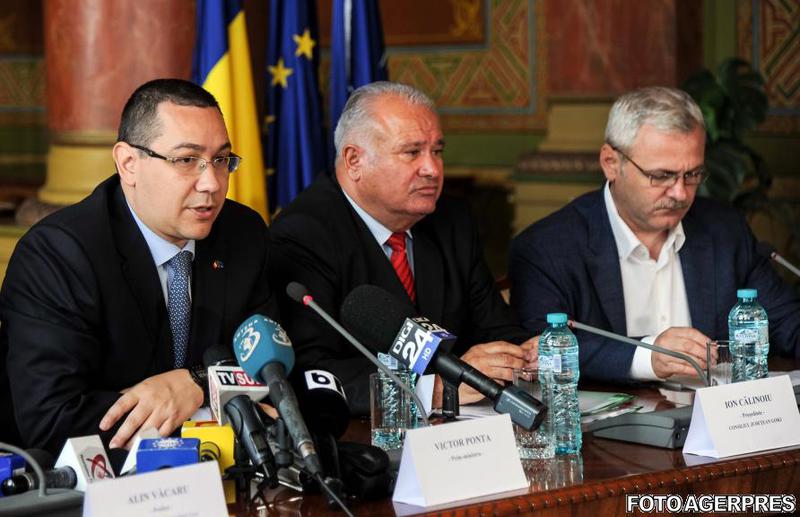 Premierul Victor Ponta, presedintele CJ Gorj Ion Calinoiu si vicepremierul Liviu Dragnea, Foto: Agerpres