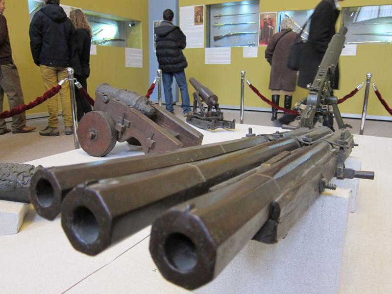 Expozitie despre istoria armelor, Foto: Hotnews