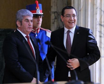 Victor Ponta (dreapta) si Gabriel Oprea (stanga), Foto: Guvernul Romaniei