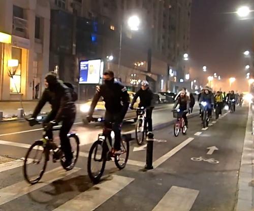 Biciclisti pe Calea Victoriei, Foto: Captura YouTube