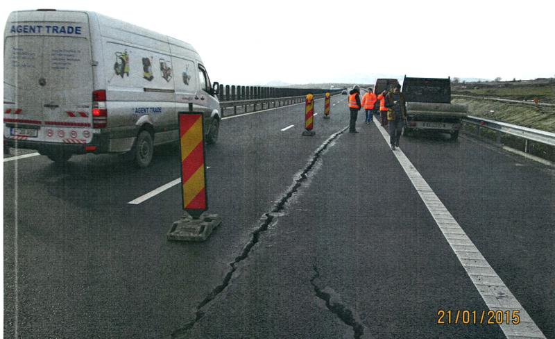 Fisura in asfaltul autostrazii Orastie - Sibiu lot 3, Foto: CNADNR