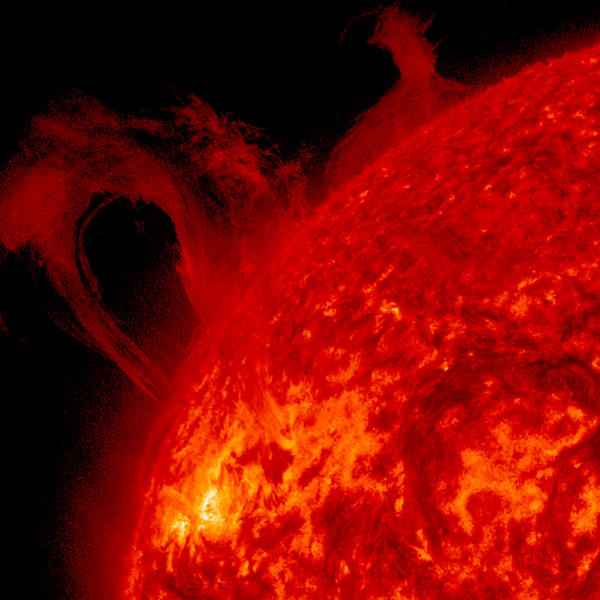 Filament solar, produs de o eruptie solara, Foto: Solar Dynamics Observatory, NASA