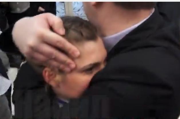 Un gardian nu lasa o jurnalista sa isi puna intrebarea, Foto: Captura YouTube