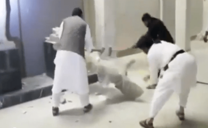 Jihadistii distrug muzeul, Foto: YouTube