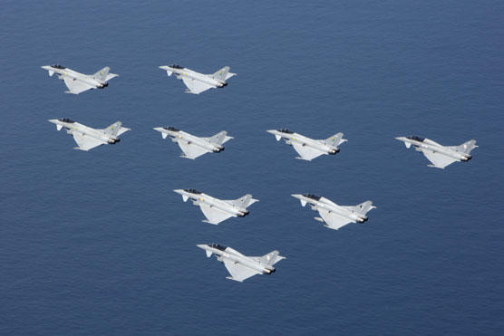 Avioane de lupta Typhoon in formatie, Foto: RAF