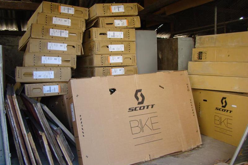 Biciclete gasite la perchezitii, Foto: DIICOT