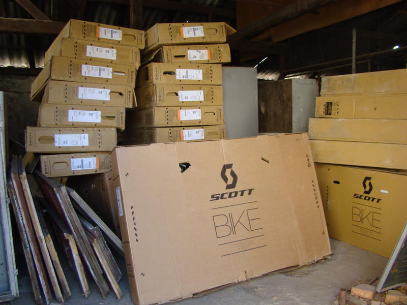 Biciclete gasite la perchezitii, Foto: DIICOT