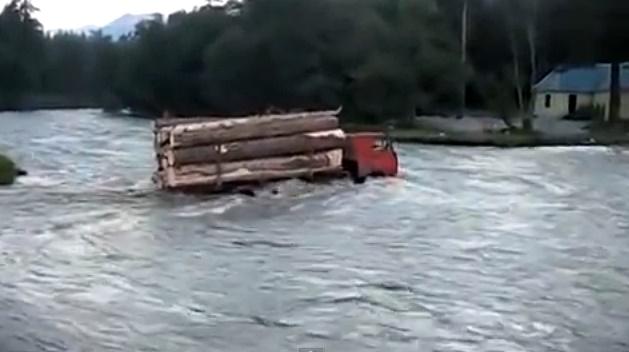 Rusii nu au nevoie de poduri, Foto: Captura Youtube.com