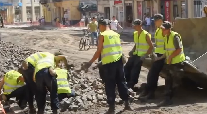 Muncitori din toate tarile..., Foto: youtube.com