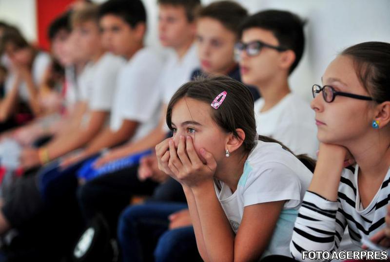 Elevi intr-o scoala din Romania, Foto: Agerpres
