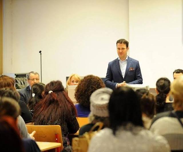 Robert Negoita continua proiectul Scoli ca in Germania, Foto: